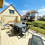 Jolie Maison Proche De La *