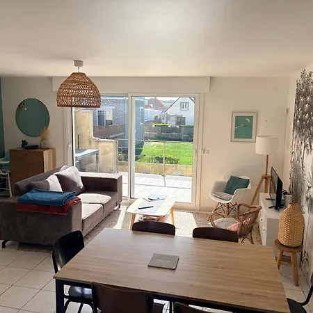 Jolie Maison Proche De La *
