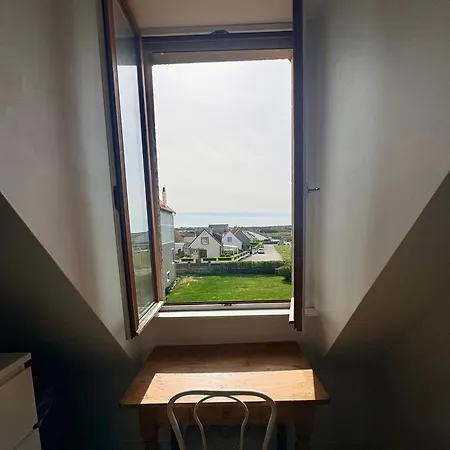 Jolie Maison Proche De La *