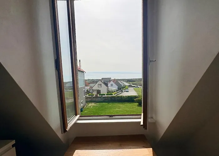 Jolie Maison Proche De La *